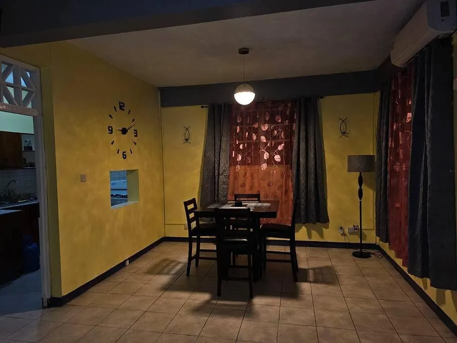 Alexander'S Place Roseau Dominica